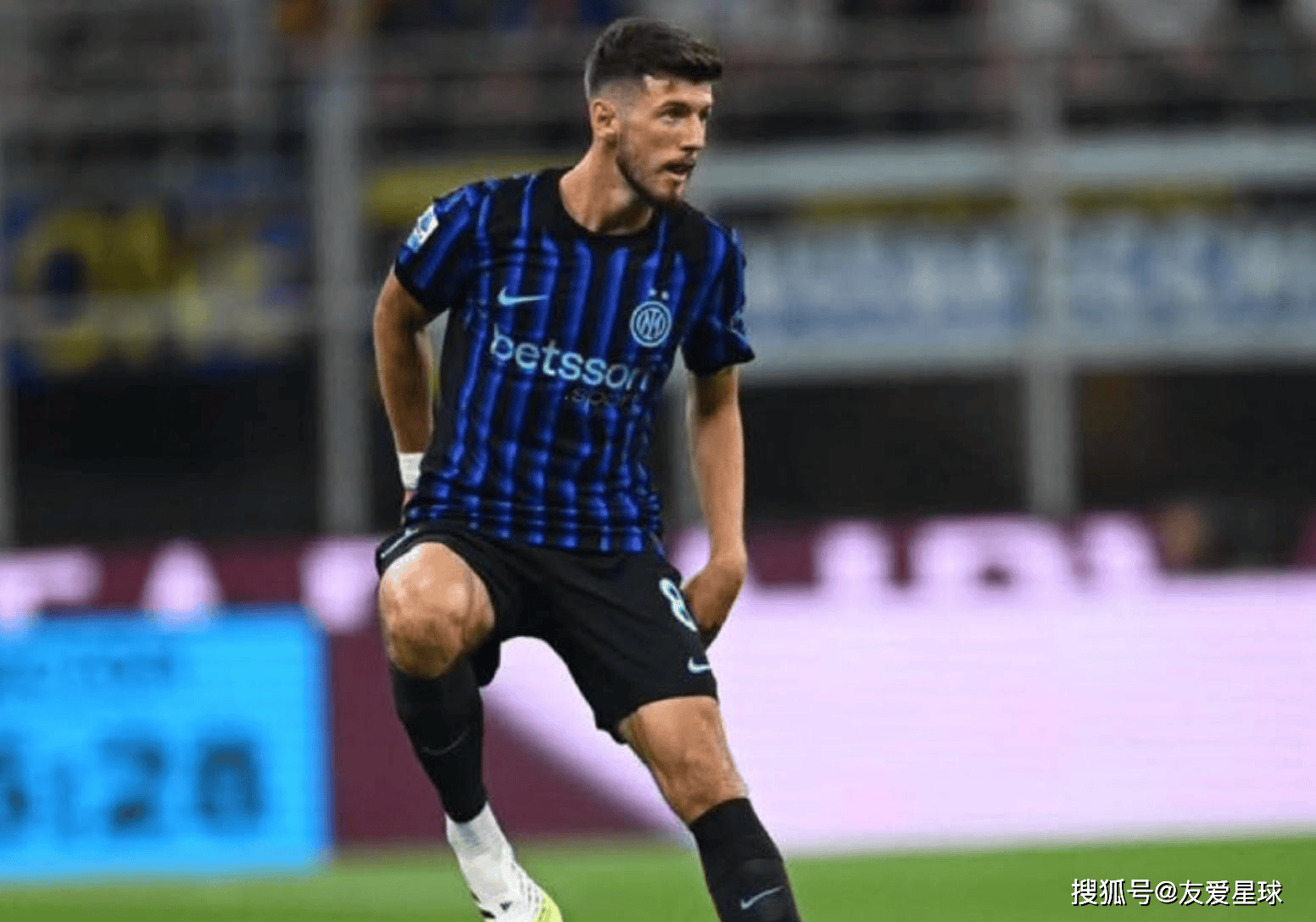 包含国际米兰迎全明星赛关键赛；今夜单刀错失；气氛紧张；身体对抗强度拉满的词条