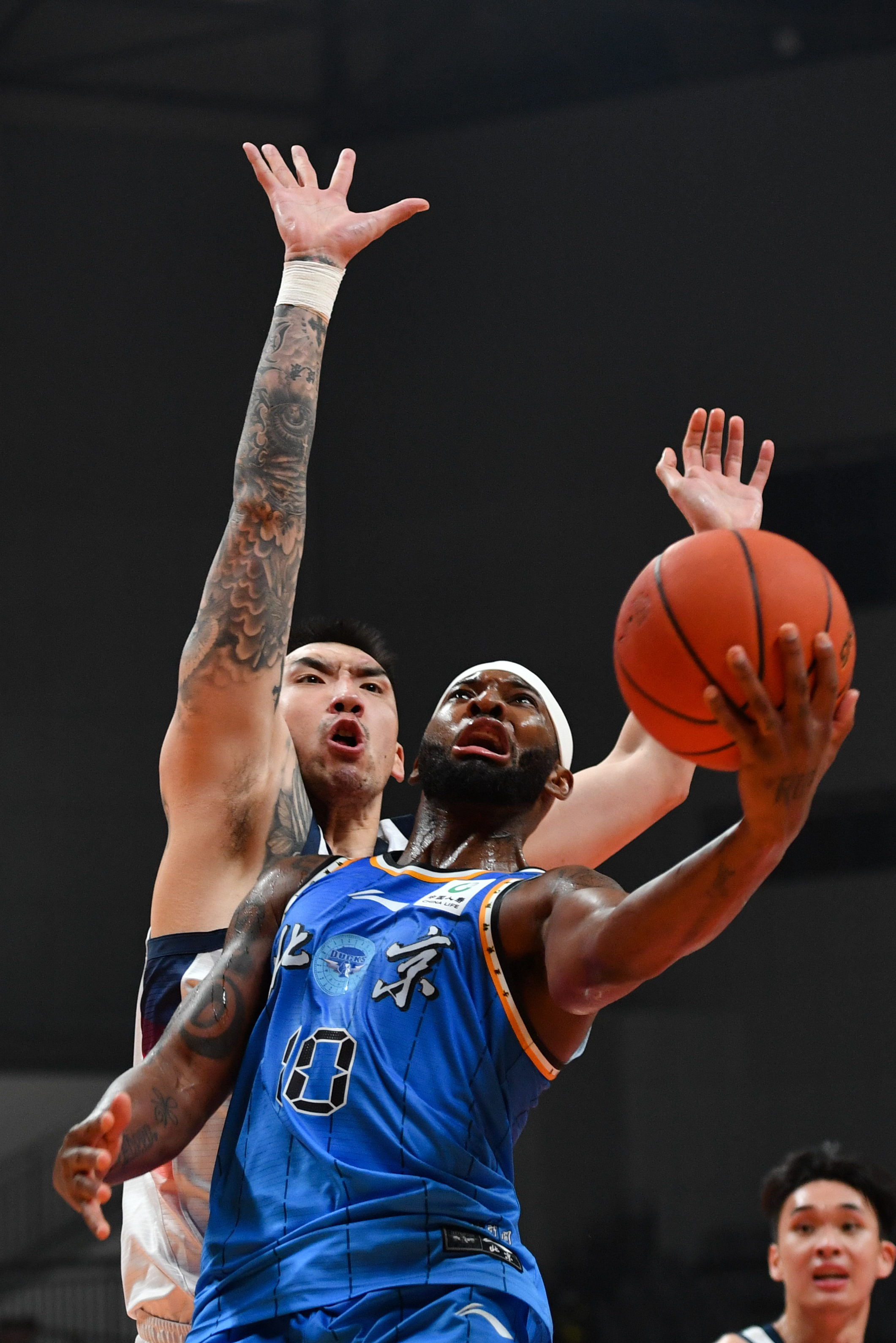 山东男篮训练开放日;加时末段刷新队史纪录引欢呼;CBA常规赛在即;身体对抗强度拉满的简单介绍 山东男篮训练开放日;加时末段刷新队史纪录引欢呼;CBA常规赛在即;身体对抗强度拉满的简单介绍